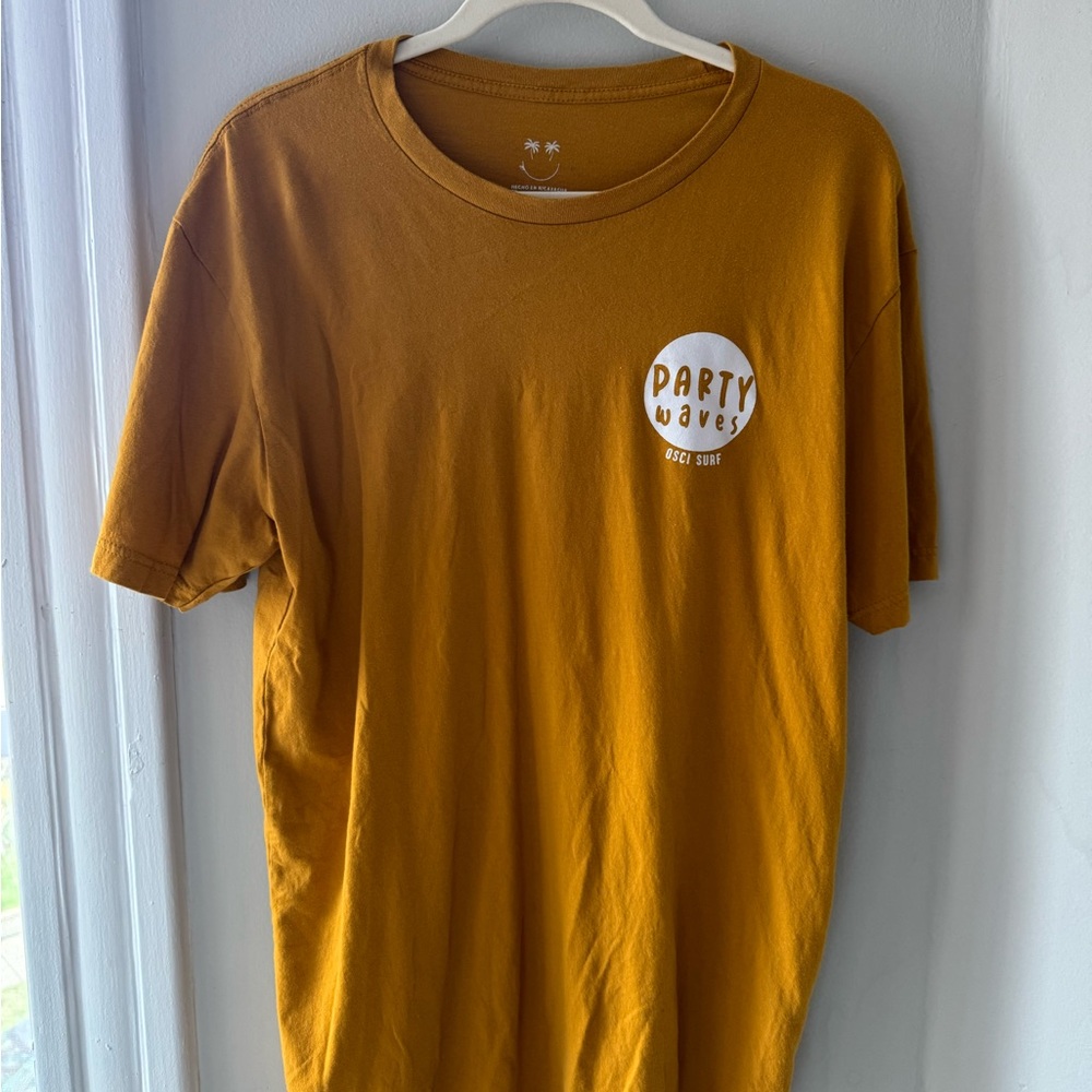Osci Surf, Party Waves Graphic Short Sleeve Tee, Size L, Orange/Rust